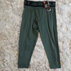 Mens Under Armour 3/4 compression tights. Size Med